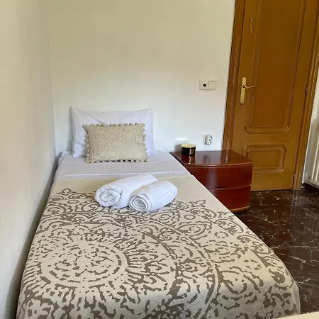 Homestay Habitacion Cerca Del Centro De *