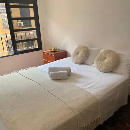 Habitacion Cerca Del Centro De ホームステイ バレンシア